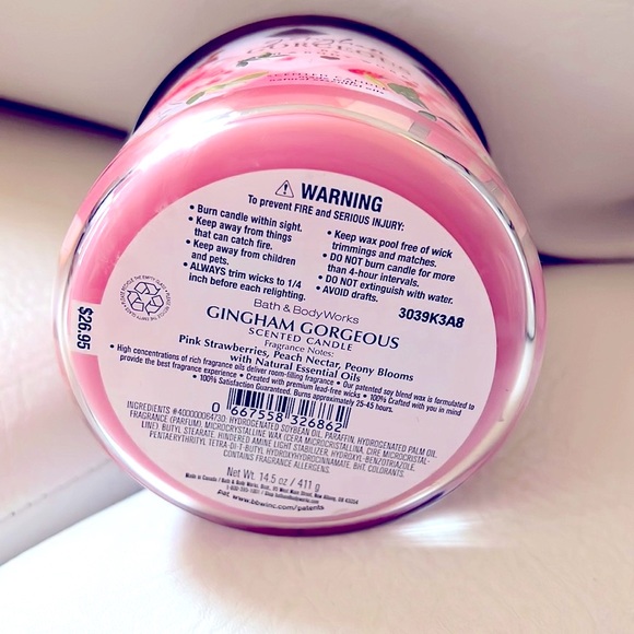 Gingham Gorgeous Candle! - Picture 3 of 3